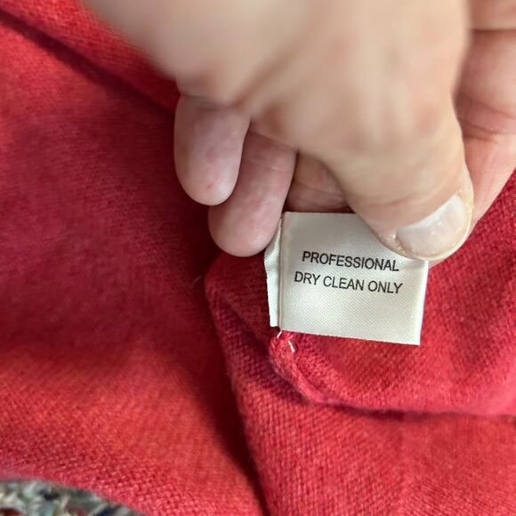 100% Cashmere Women's Red Cut-Out Shoulder V-Neck LS Pullover Sweater Size M - Picture 10 of 12